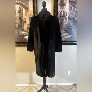 Stunning Natural Blackglama Mink Fur. Dark Ranch. Size 8 Length 44”